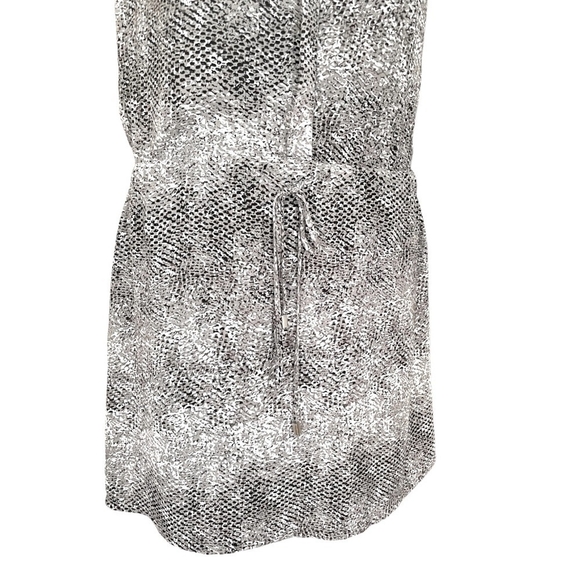 HILARY RADLEY Blouson Dress V-Neck Cinched Waist Black White Gray Casual Dress - Picture 6 of 10